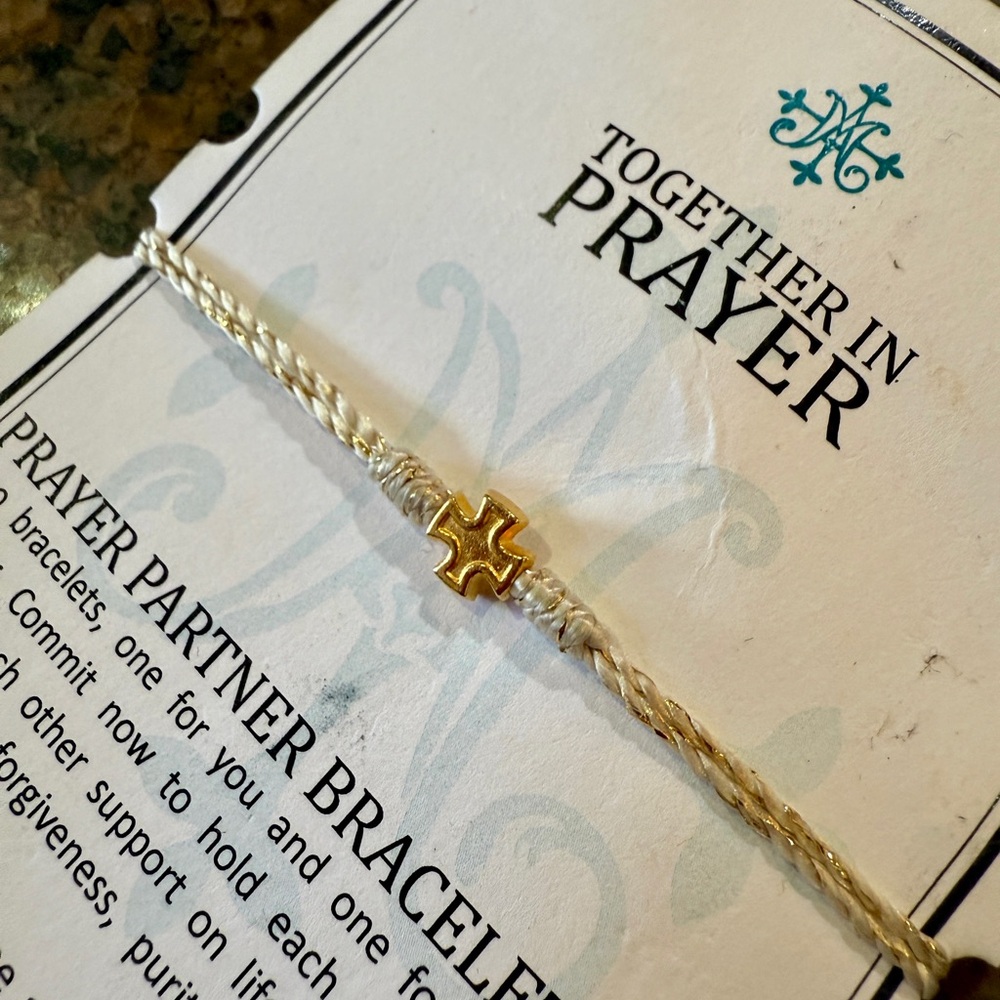 Gold Cross Prayer Bracelet - Stocking Stuffee